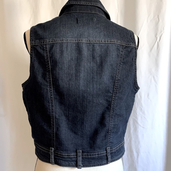 Posh show. NWOT, denim vest, size medium - Picture 3 of 9